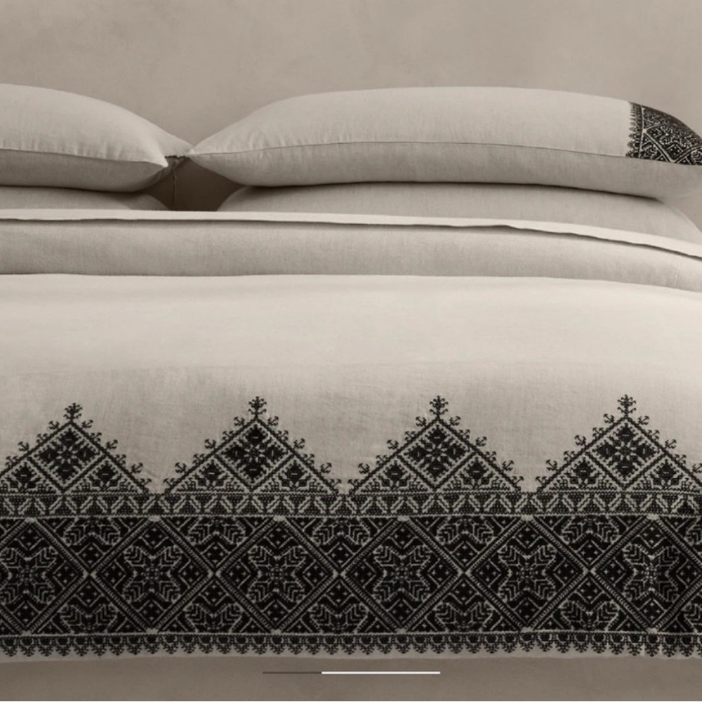 Banana Republic Heirloom embroidered king, duvet, shams, and euro shams-EUC